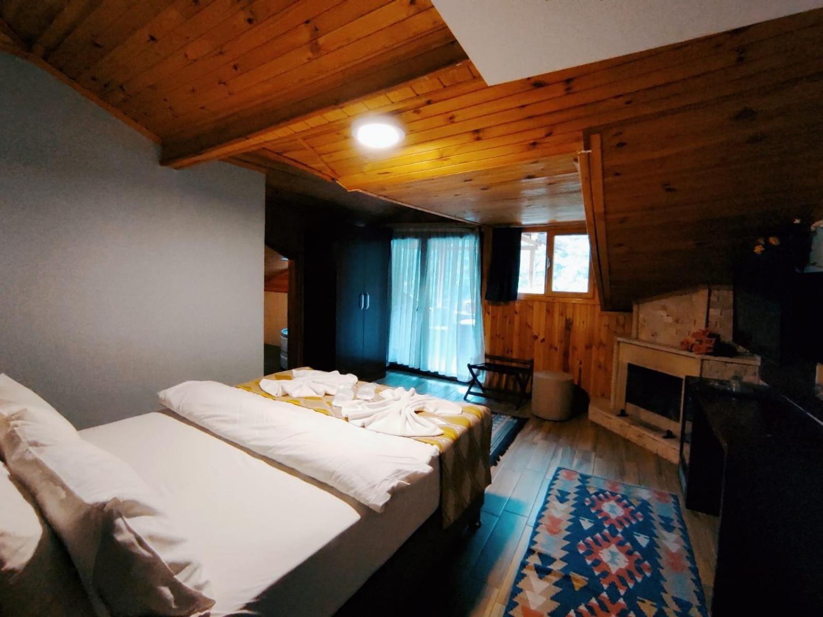 Hill River Hotel อักวา ภายนอก รูปภาพ