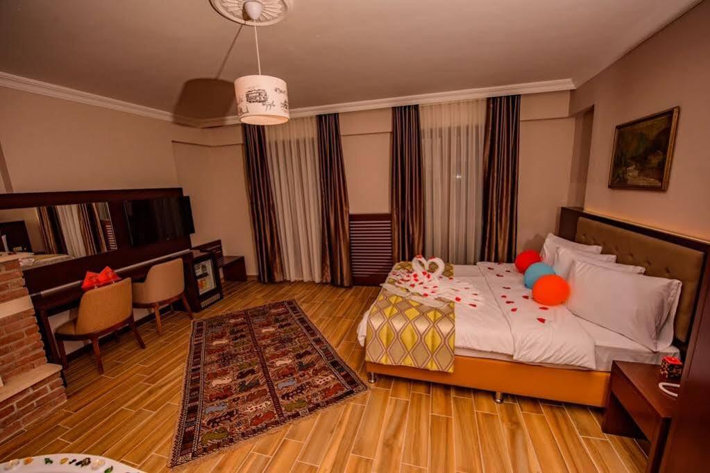 Hill River Hotel อักวา ภายนอก รูปภาพ